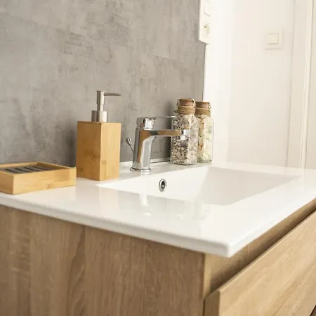 Bel Appartement Entierement Renove アパート *